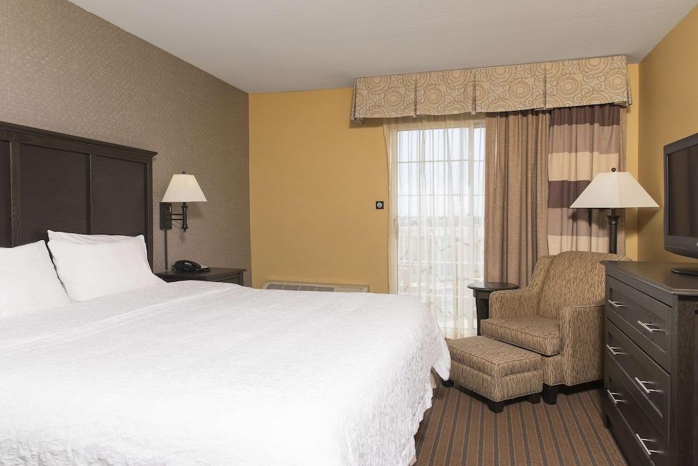 Hampton Inn Holland Exterior photo