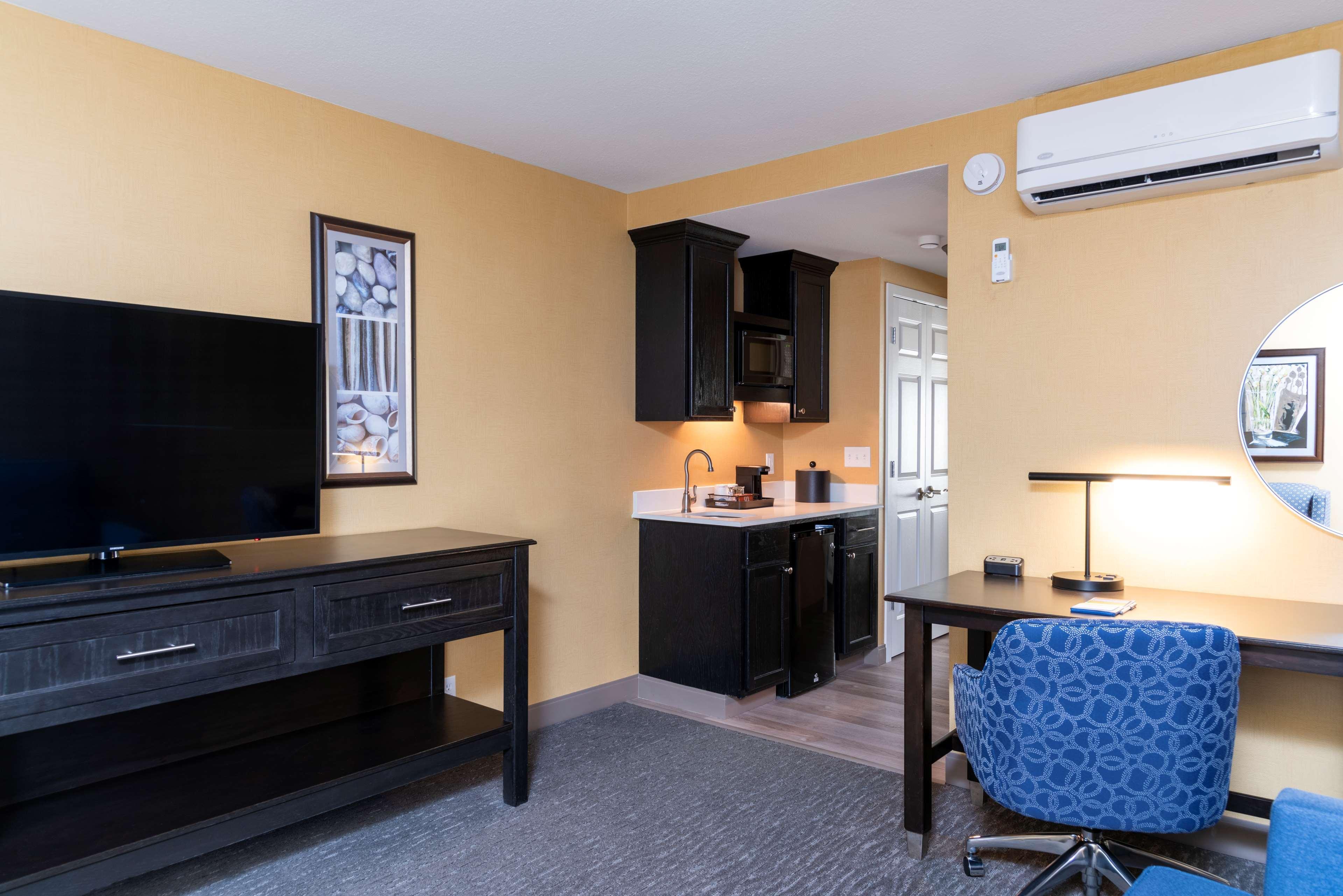 Hampton Inn Holland Exterior photo
