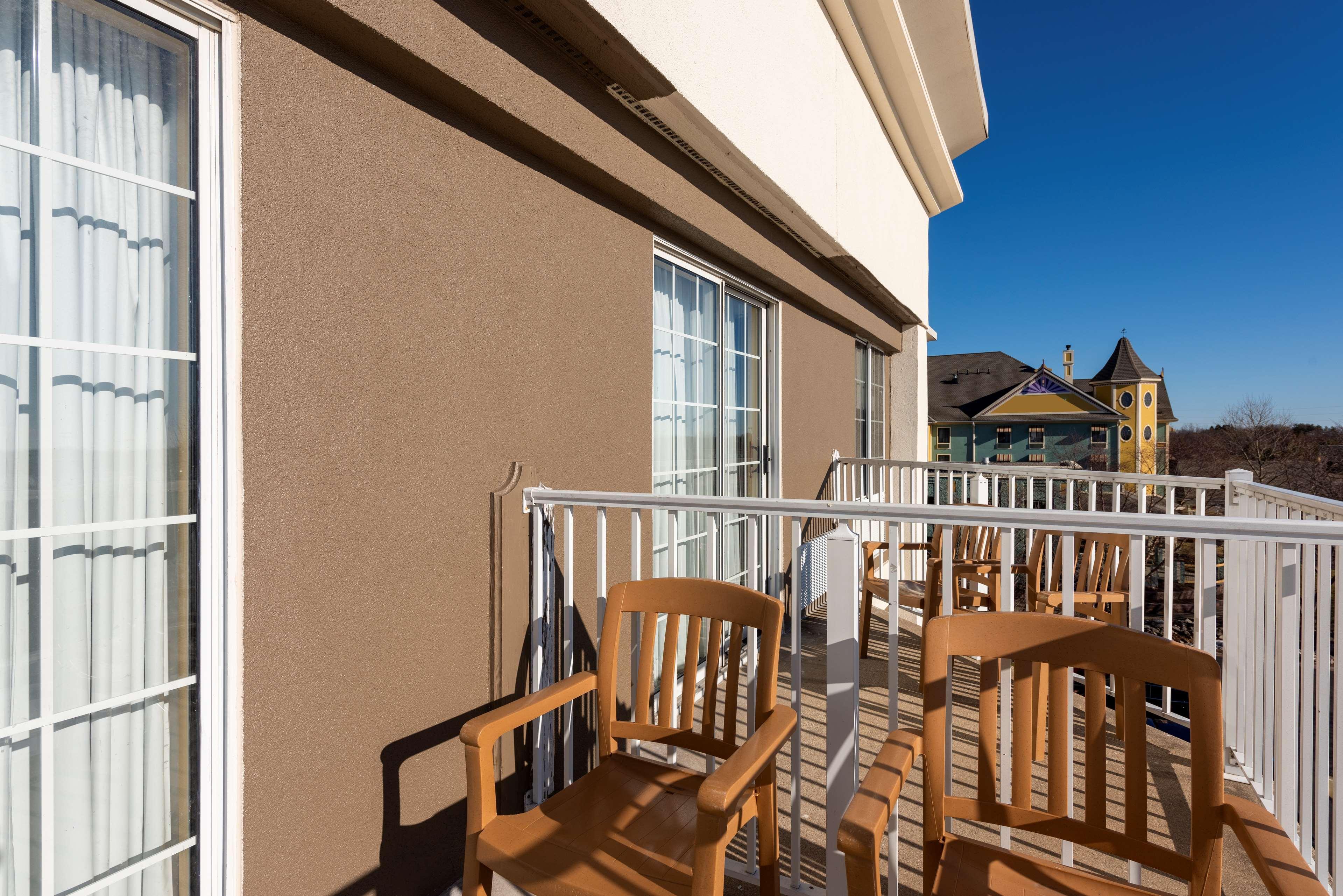Hampton Inn Holland Exterior photo