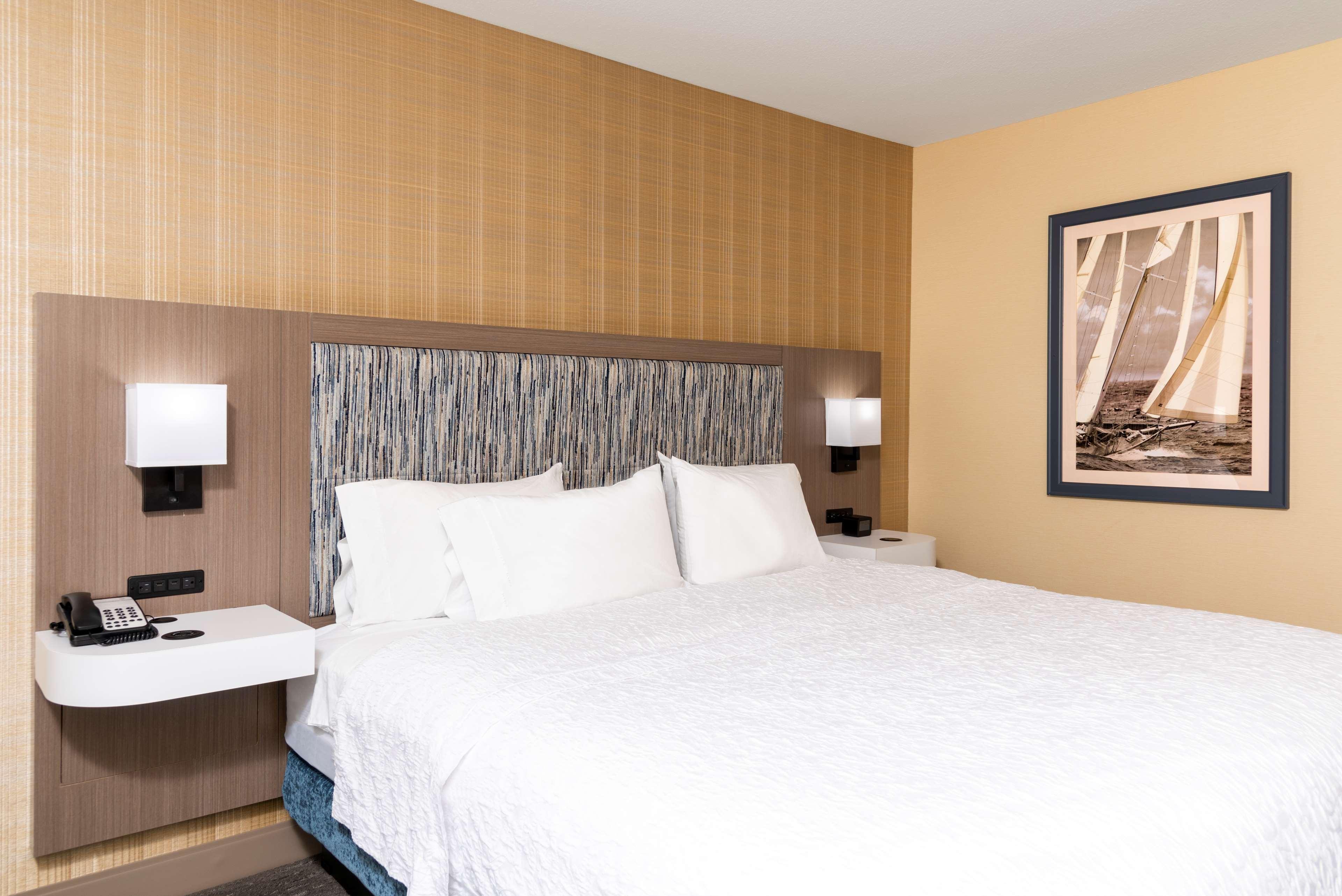Hampton Inn Holland Exterior photo