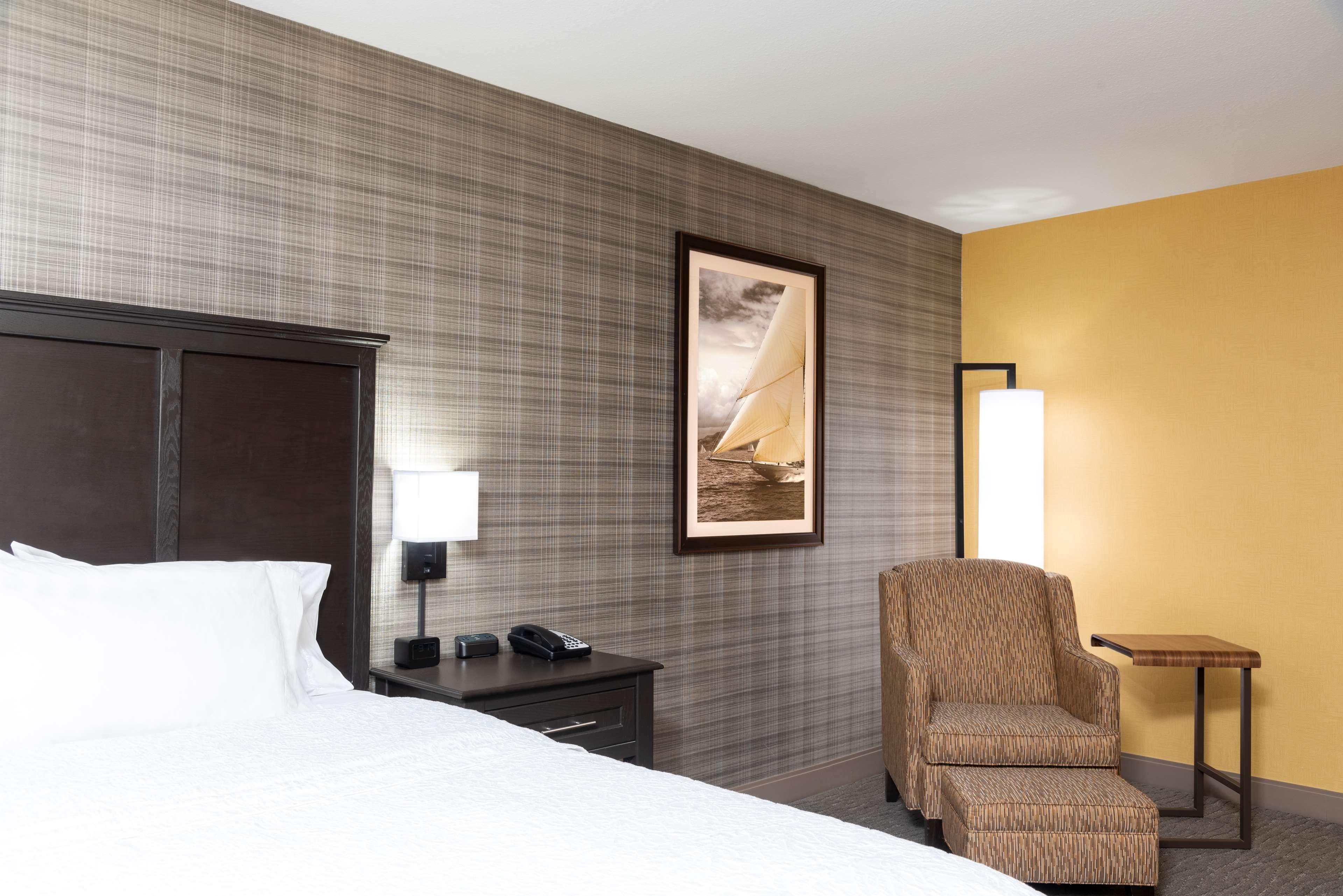 Hampton Inn Holland Exterior photo