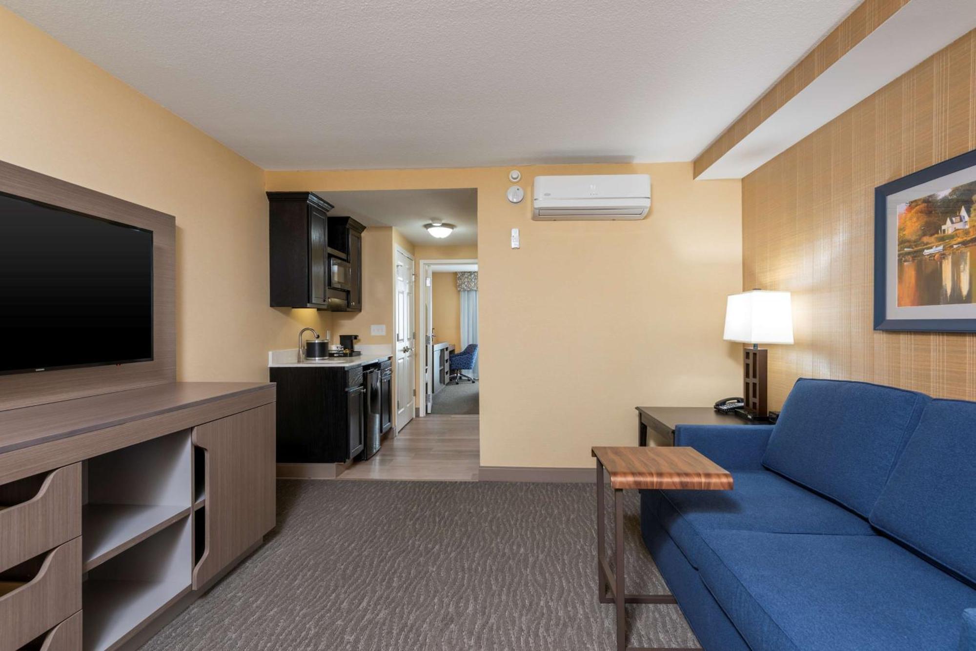 Hampton Inn Holland Exterior photo