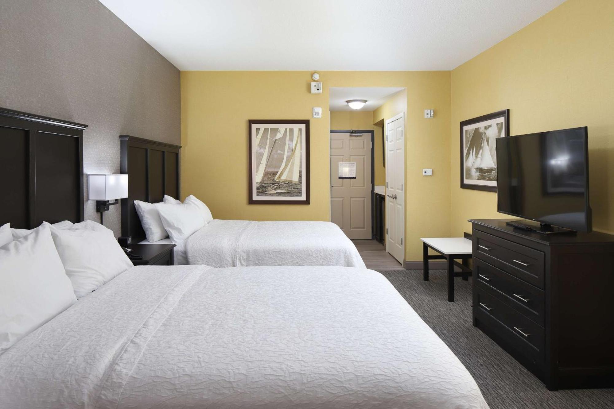Hampton Inn Holland Exterior photo