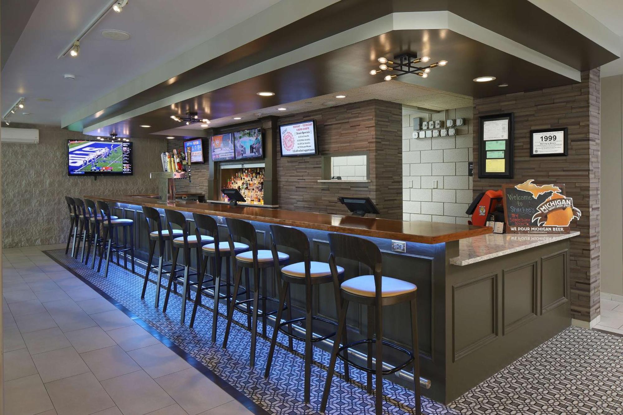 Hampton Inn Holland Exterior photo