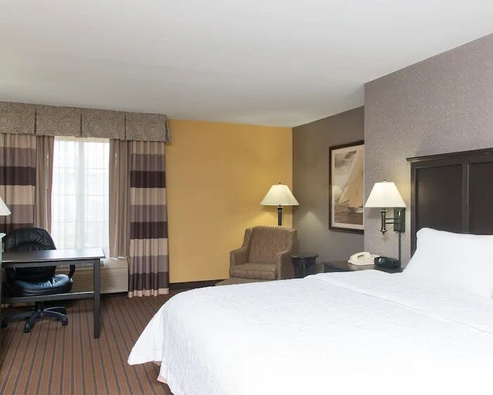 Hampton Inn Holland Exterior photo